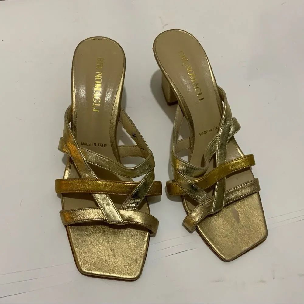 BRUNO MAGLI SANDAL COLOR GOLD STRAP MADE IN ITALY 35 1/2